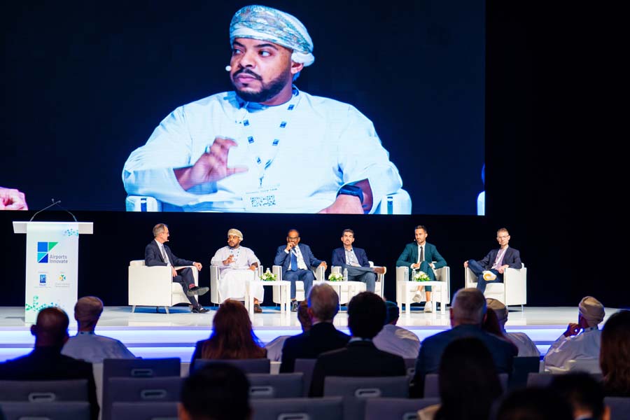 image-1701334565-omanairports_inovativeconference_05.jpg