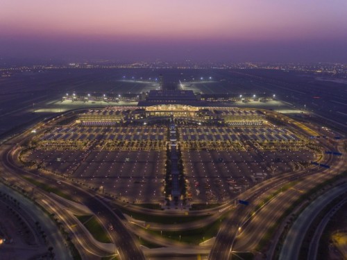 التقرير السنوي لمطارات عمان 2019